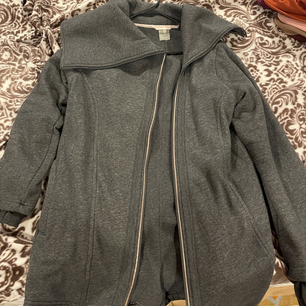 Calia by Carrie Underwood grey jacket